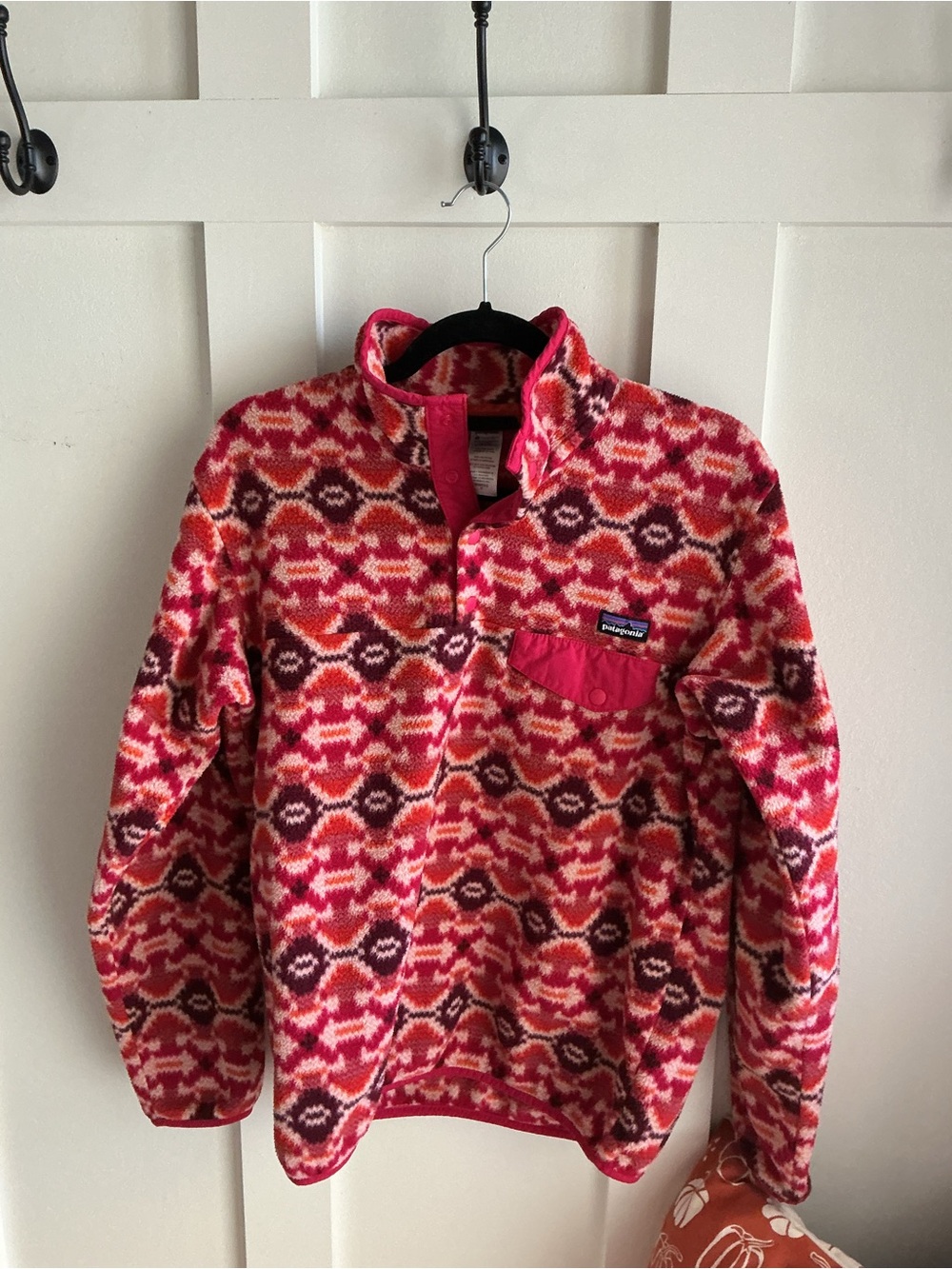 Patagonia Womy Pink & Red Patterned Synchilla Pullover